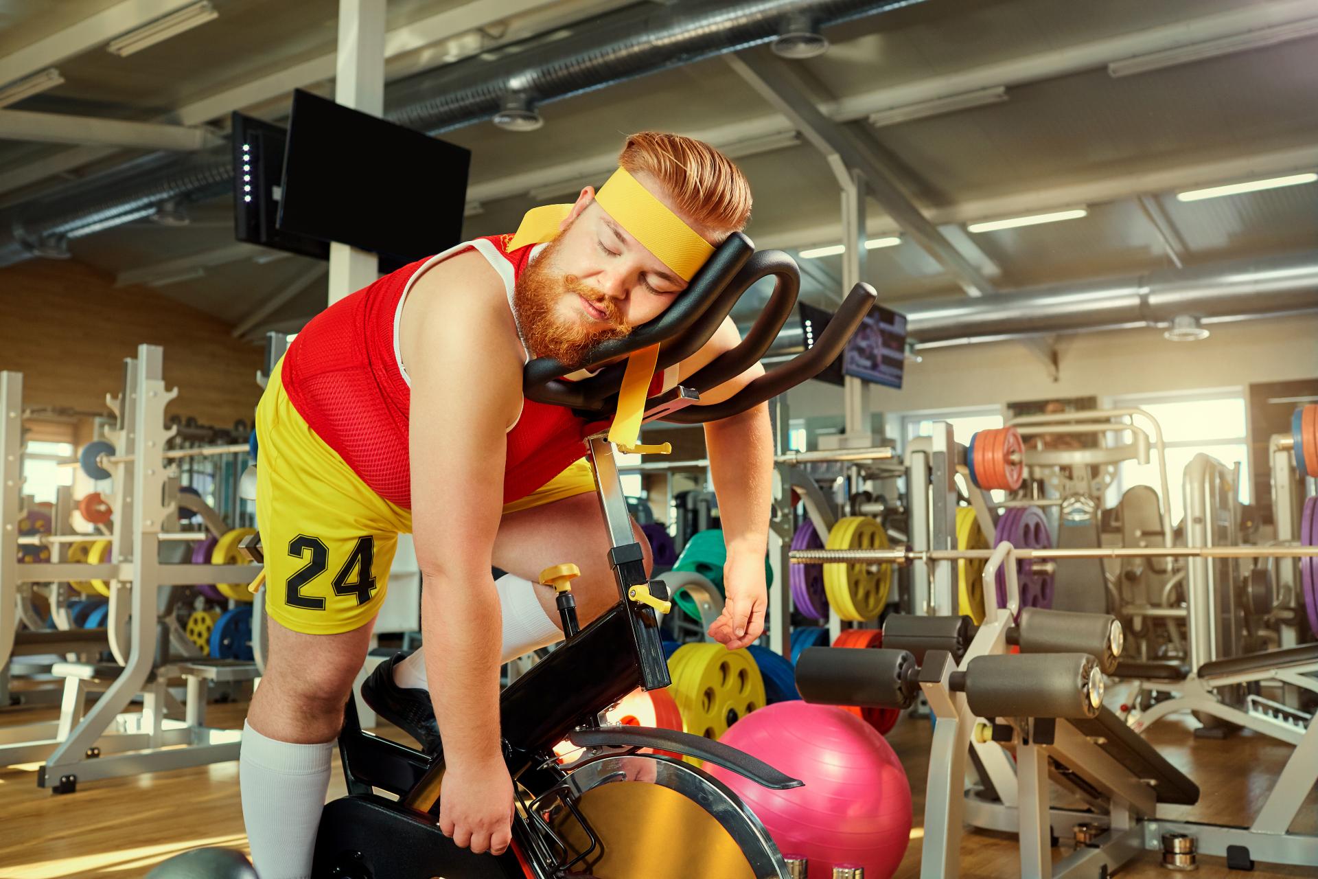 Bodybuilding: Wie man im Fitnessstudio vermeidet wie ein Anfänger auszusehen