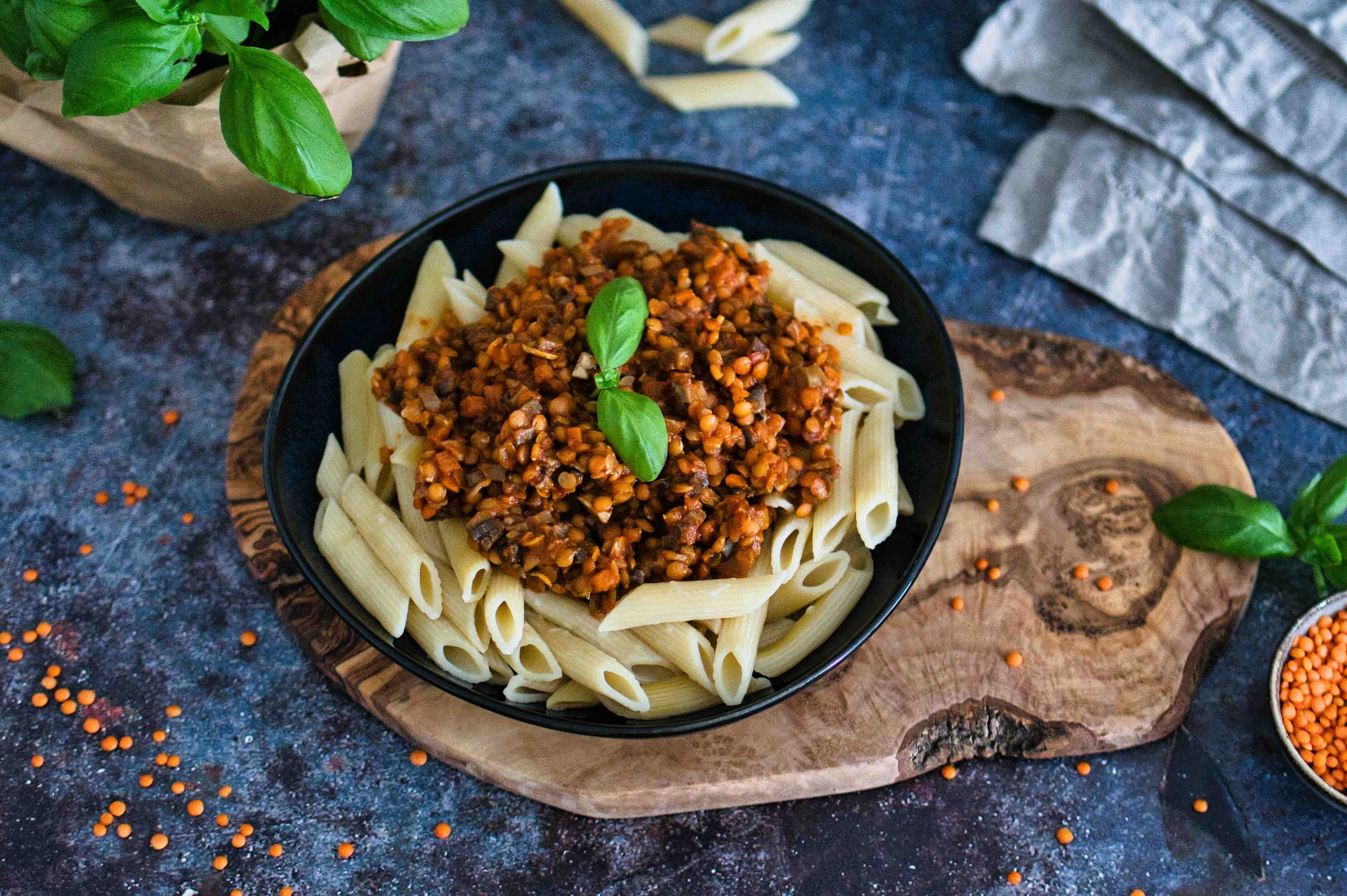 Rezept: Vegane Bolognese mit roten Linsen und Pilzen 4.8 (56)