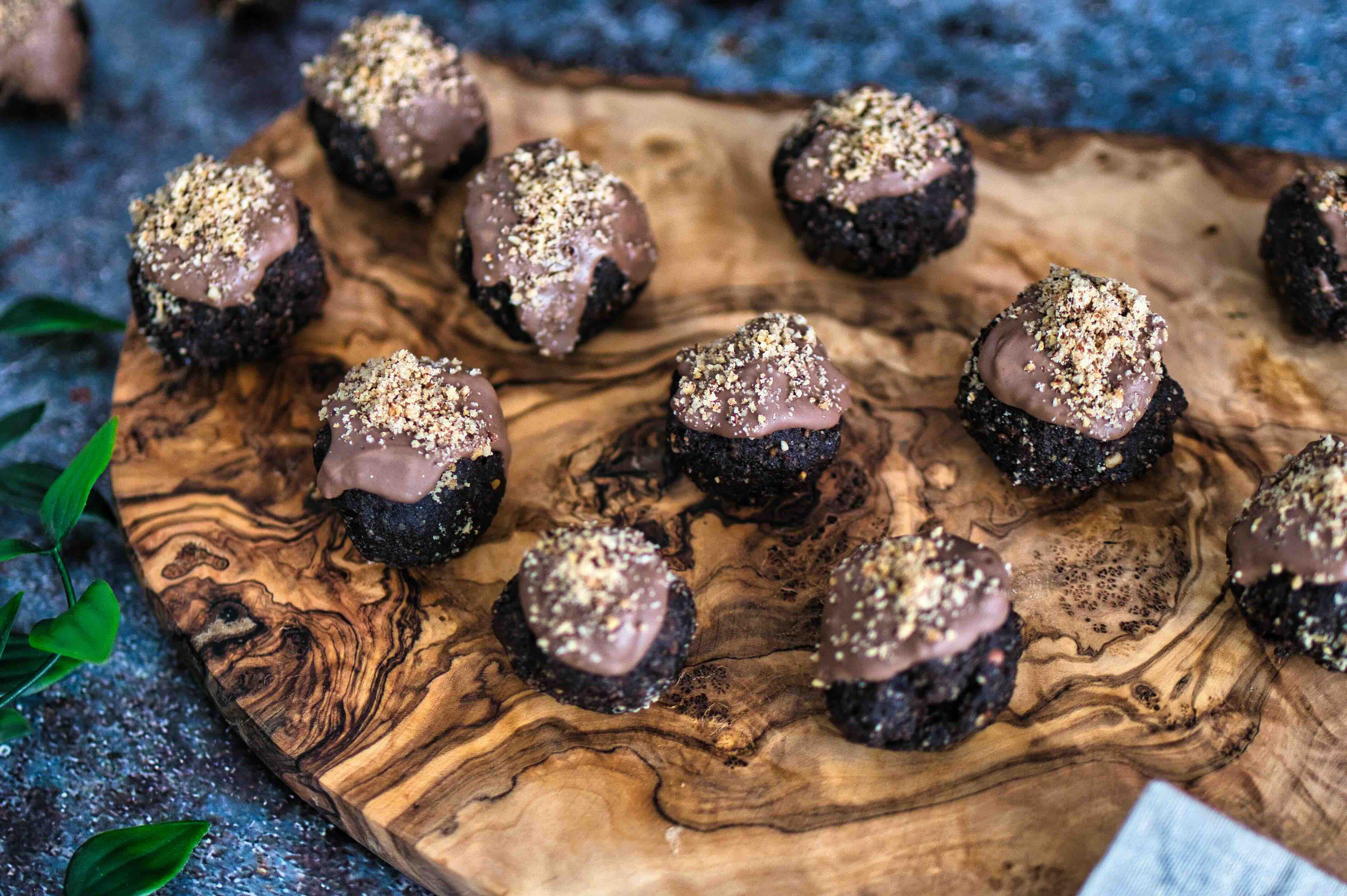 Rezept: Vegane Schokoladenkuchen-Energie-Häppchen 4.5 (49)