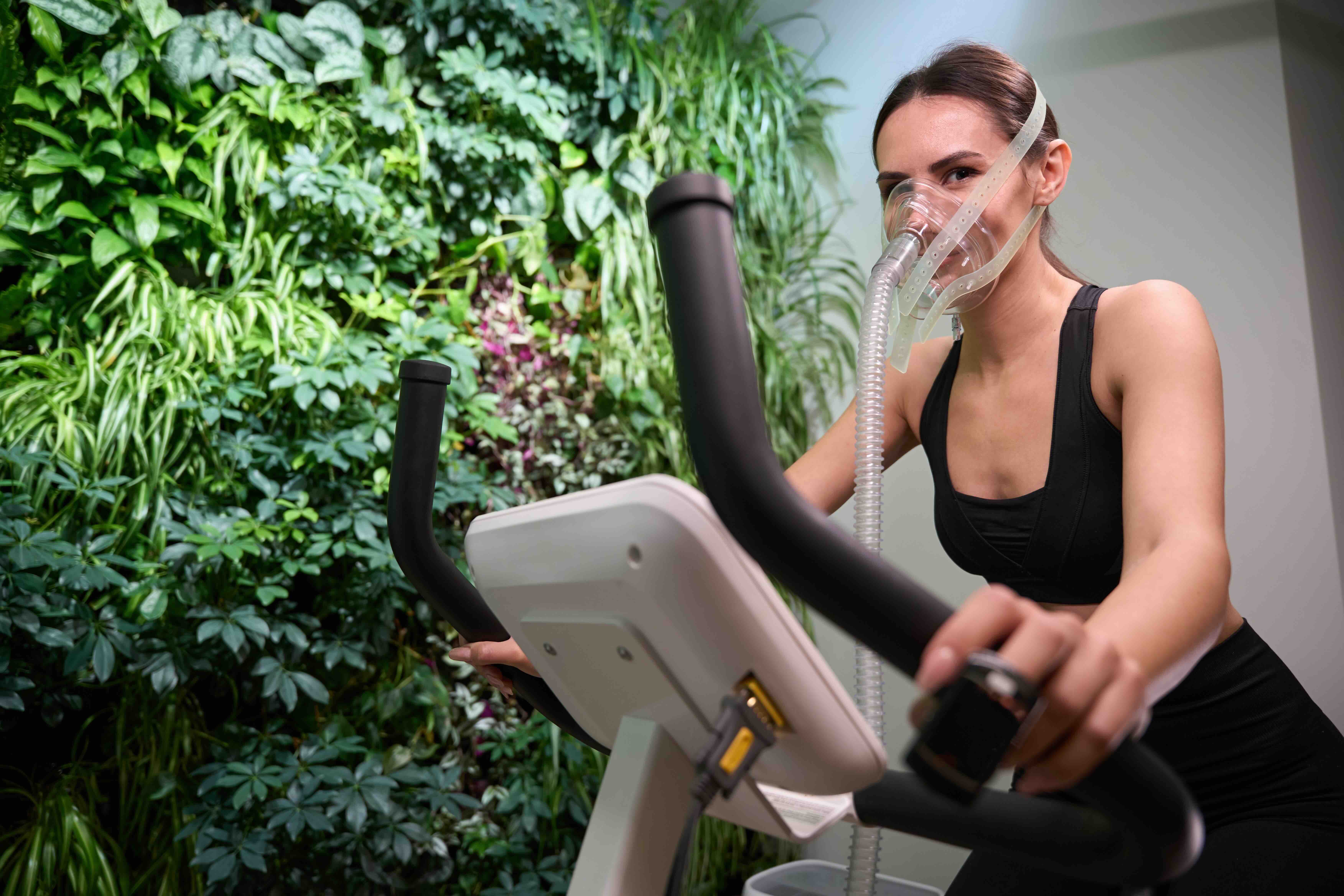 Fitness: Intervall-Höhentraining in Fitness- und Wellnesseinrichtungen – was steckt dahinter? 4.4 (43)