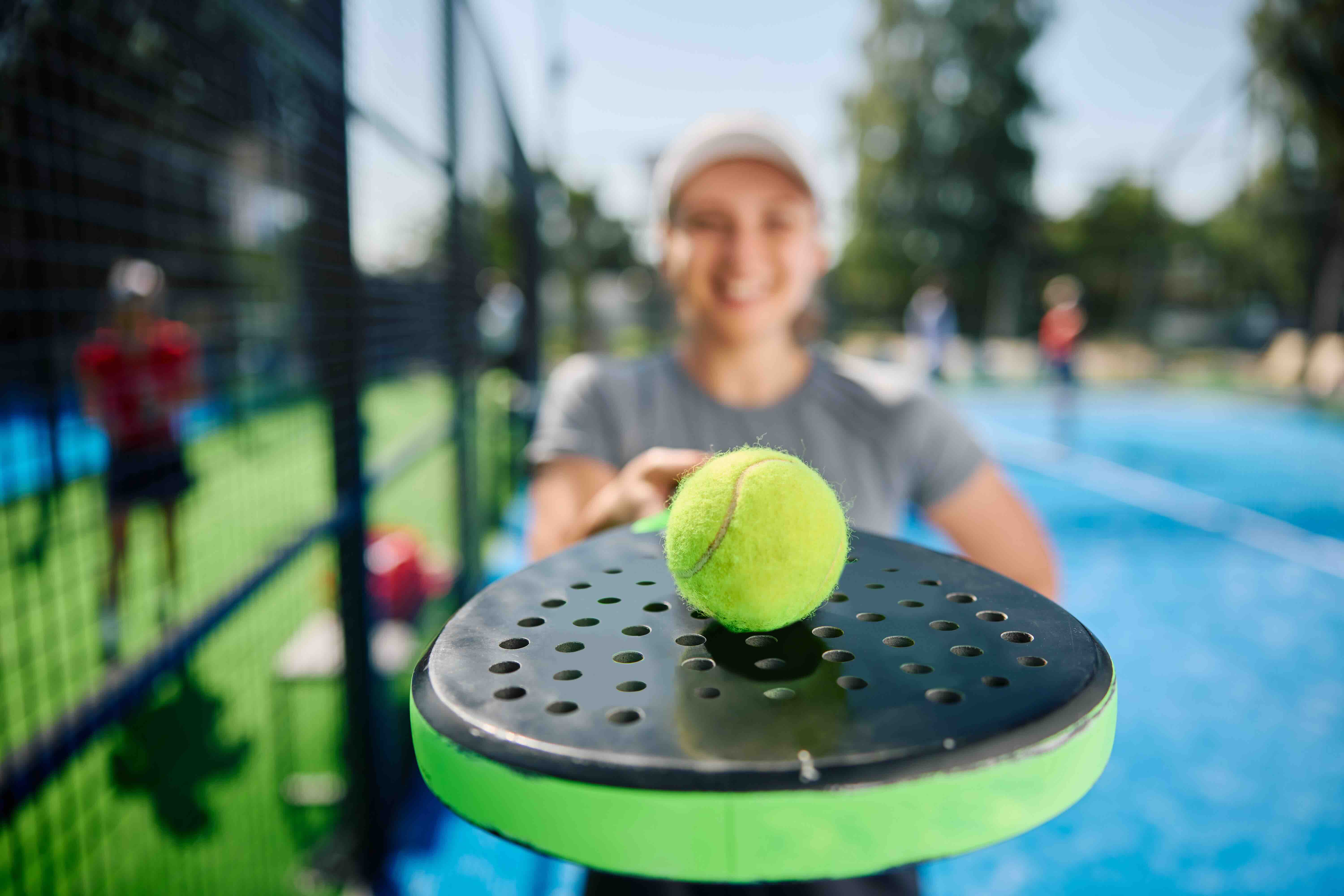Fitness: Padel als gesundheitsorientierter Trendsport für mehr Bewegung im Alltag